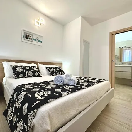 Acquamarina - Centro Apartment *